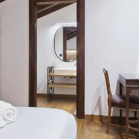 La Casa Vieja De Robledo Ferienhaus